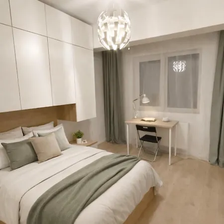 Loft Apartment *